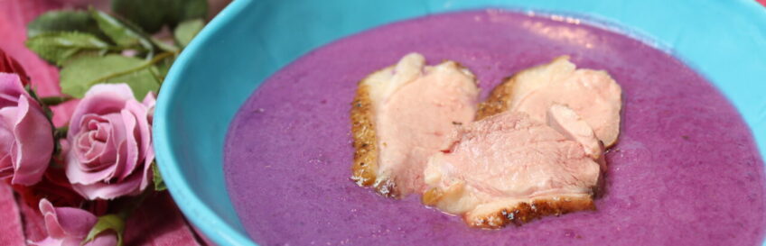 Glühwein-Rotkohlsuppe mit Entenbrust