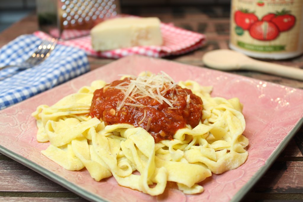 Mozzarella-Nudeln mit Tomatensoße - Happy Carb Rezepte