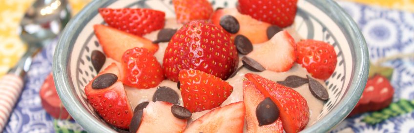 Schokojoghurt mit Erdbeeren