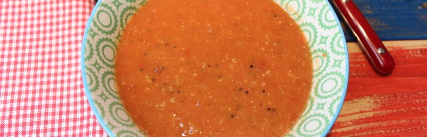 Vegane Tomatensuppe mit Quinoa