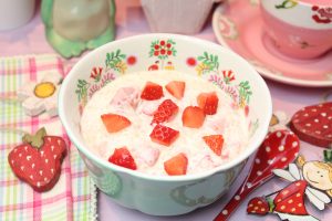 Erdbeer-Quark-Milchreis mit Konjakreis
