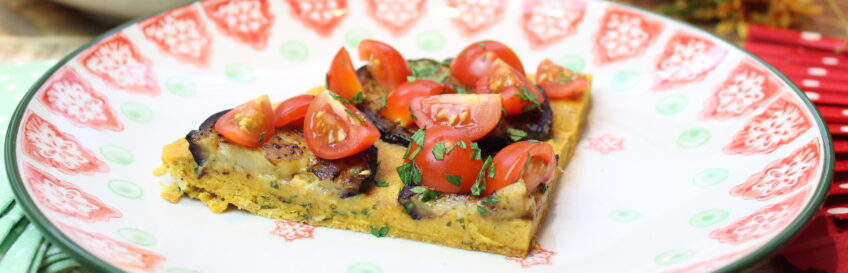 Falafel-Ofenpfanne mit Aubergine und Tomate