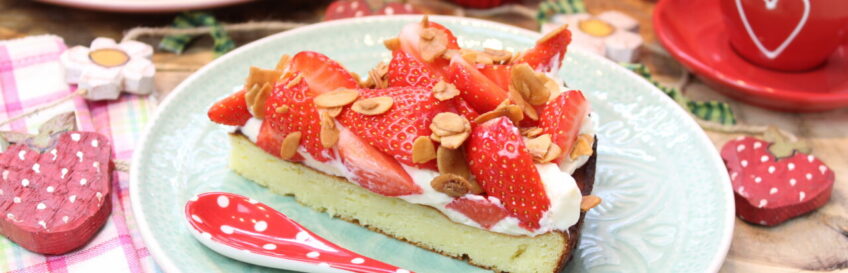 Erdbeer-Traumkuchen mit Mandelkrokant
